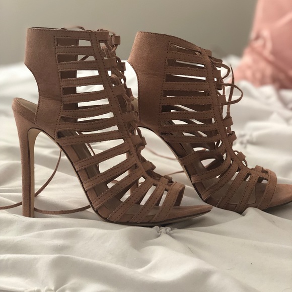 High Heals - Picture 2 of 2